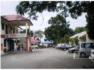 Ismah Beach Resort Masjid Tanah Bagian luar foto